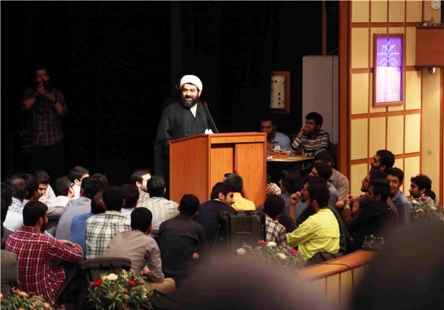 بازگشت پدیده شهاب مرادی به دانشگاه ها + عکس